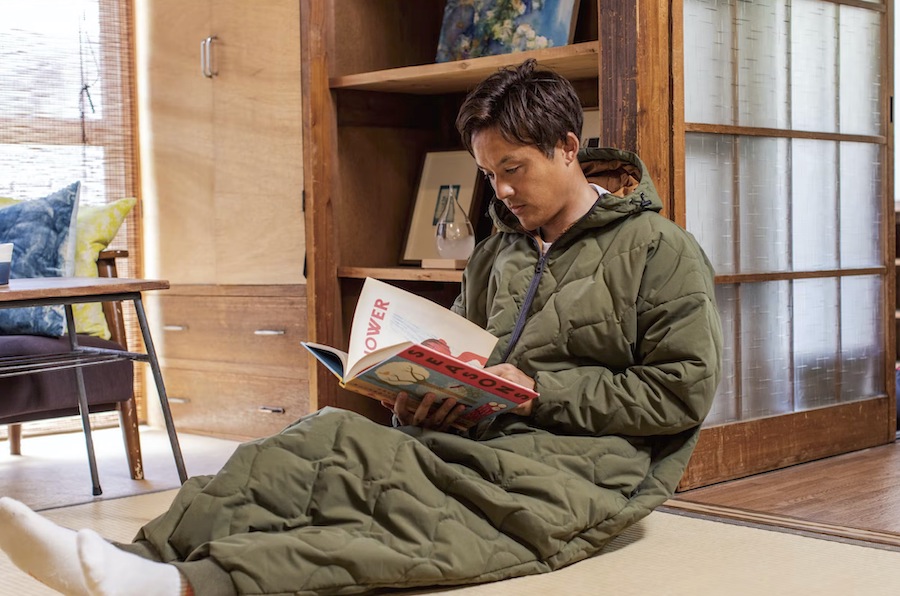 キャンプ、車中泊、ルームウェアに「着る寝袋モモンガ」期間限定で